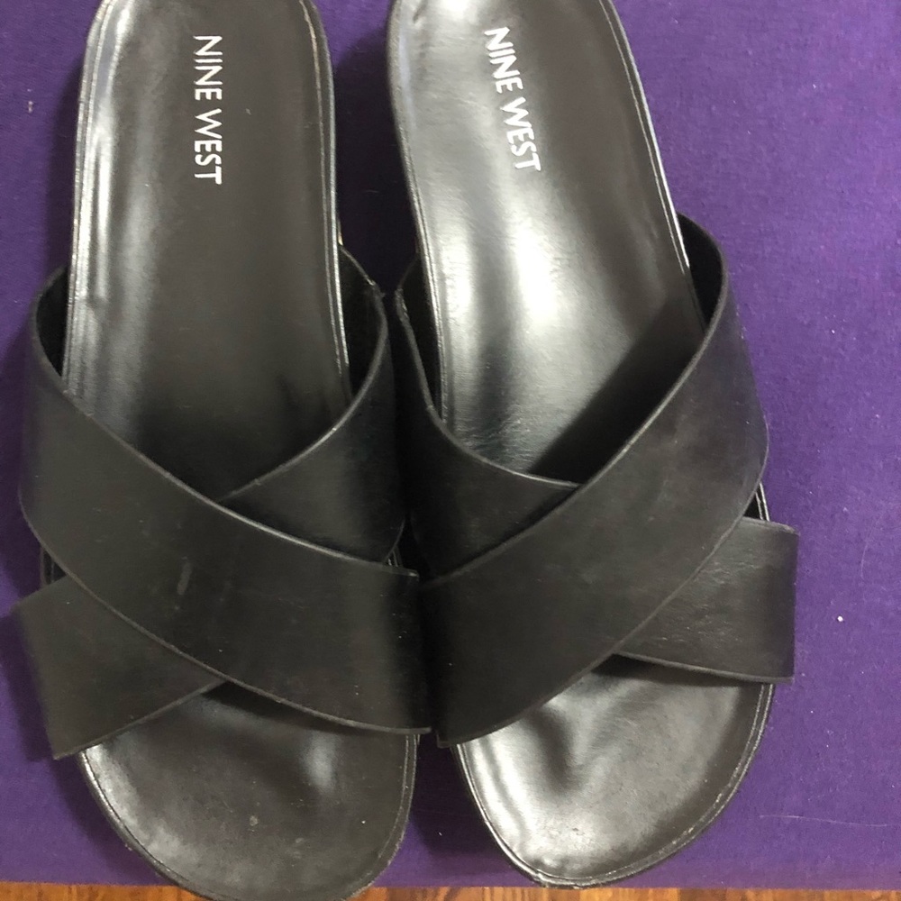 Nine West platform sandals black and white size 8